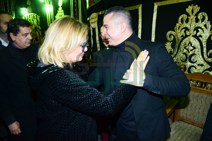 بالصور.. نجوم الفن والإعلام في عزاء الفنان سعيد عبد الغني بالصور.. نجوم الفن والإعلام في عزاء الفنان سعيد عبد الغني