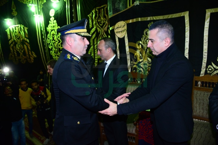 بالصور.. نجوم الفن والإعلام في عزاء الفنان سعيد عبد الغني بالصور.. نجوم الفن والإعلام في عزاء الفنان سعيد عبد الغني