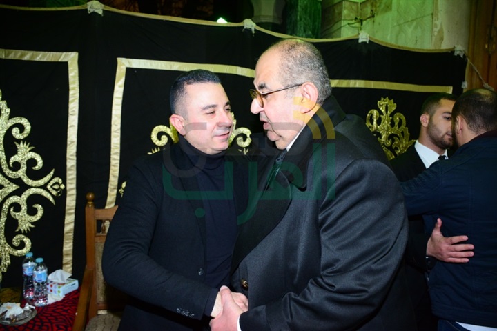بالصور.. نجوم الفن والإعلام في عزاء الفنان سعيد عبد الغني بالصور.. نجوم الفن والإعلام في عزاء الفنان سعيد عبد الغني