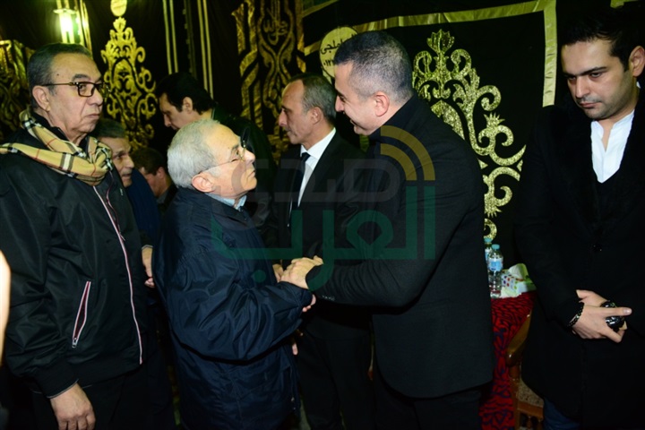 بالصور.. نجوم الفن والإعلام في عزاء الفنان سعيد عبد الغني بالصور.. نجوم الفن والإعلام في عزاء الفنان سعيد عبد الغني