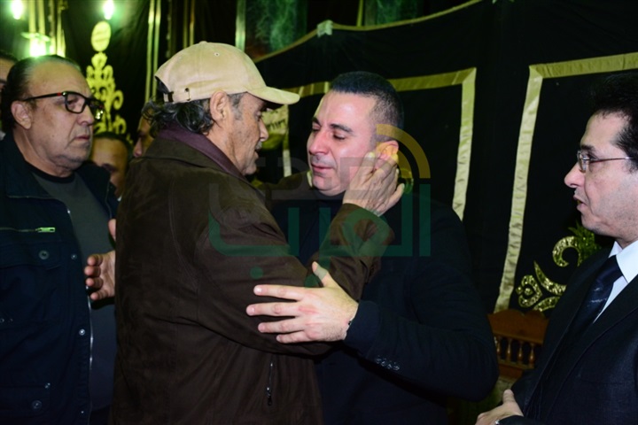 بالصور.. نجوم الفن والإعلام في عزاء الفنان سعيد عبد الغني بالصور.. نجوم الفن والإعلام في عزاء الفنان سعيد عبد الغني