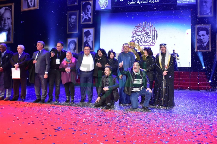 بالصور .."الطوق والأسورة" تفوز بجائزة افضل عرض بمهرجان المسرح العربي بالصور .."الطوق والأسورة" تفوز بجائزة افضل عرض بمهرجان المسرح العربي
