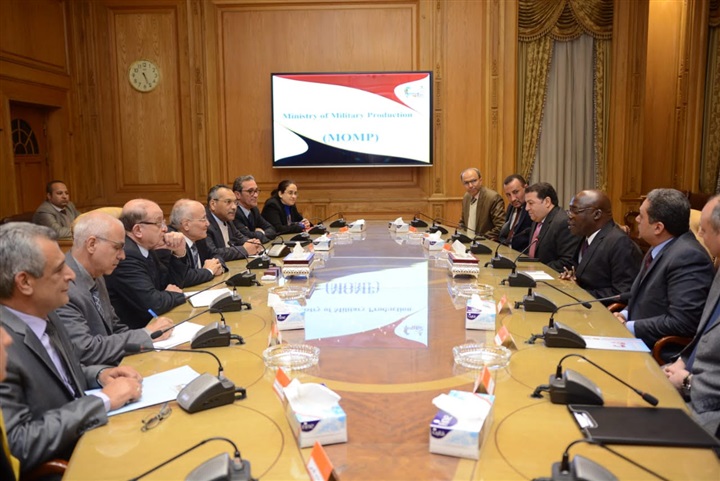 "العصار" يستقبل مستشار رئيس جمهورية السنغال ورئيس شركة فالكون لبحث سبل التعاون المشترك "العصار" يستقبل مستشار رئيس جمهورية السنغال ورئيس شركة فالكون لبحث سبل التعاون المشترك