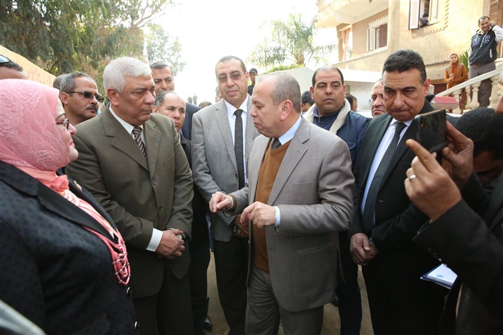 محافظ كفر الشيخ يمهل رئيس مدينة دسوق أسبوع لإزالة الإشغالات والتعديات على نهر النيل 