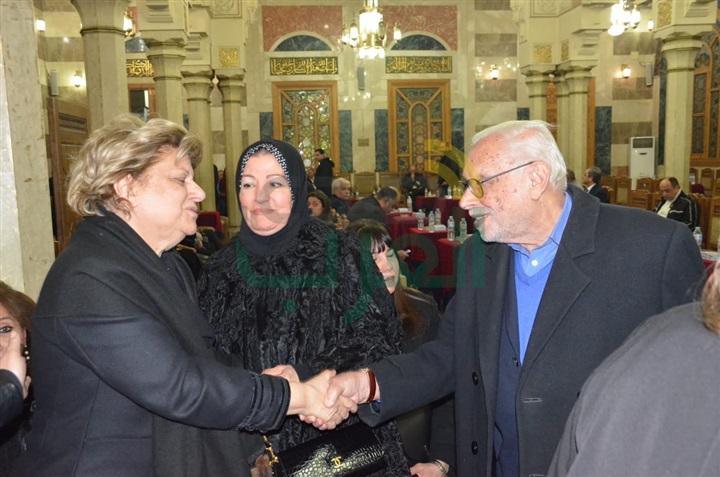 بالصور.. أسرة مخرج فوازير"عمو فؤاد" تتلقي العزاء في فقيدهم بالصور.. أسرة مخرج فوازير"عمو فؤاد" تتلقي العزاء في فقيدهم