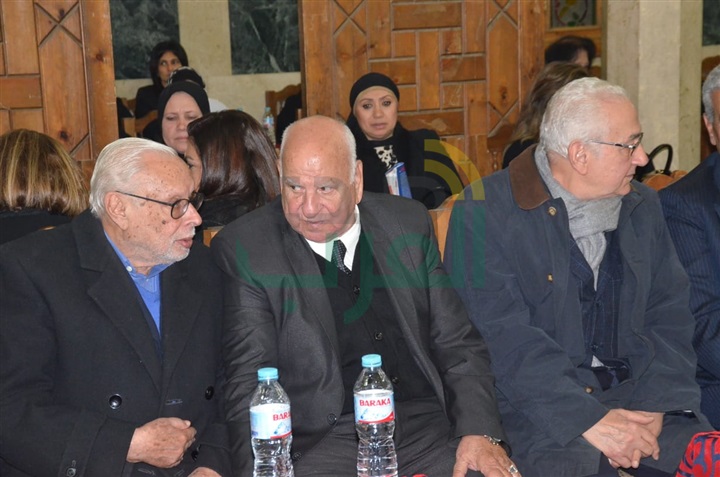 بالصور.. أسرة مخرج فوازير"عمو فؤاد" تتلقي العزاء في فقيدهم بالصور.. أسرة مخرج فوازير"عمو فؤاد" تتلقي العزاء في فقيدهم