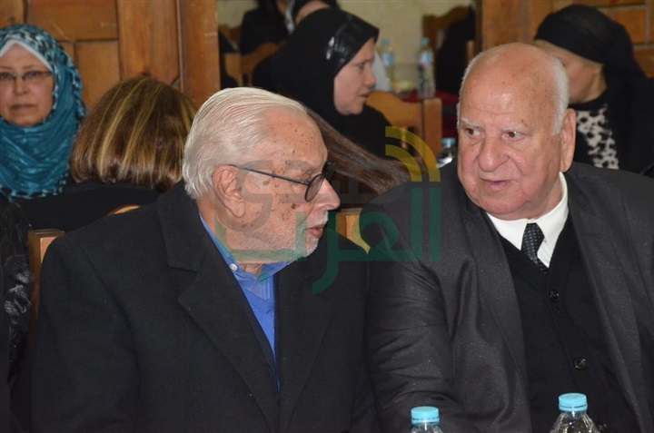 بالصور.. أسرة مخرج فوازير"عمو فؤاد" تتلقي العزاء في فقيدهم بالصور.. أسرة مخرج فوازير"عمو فؤاد" تتلقي العزاء في فقيدهم