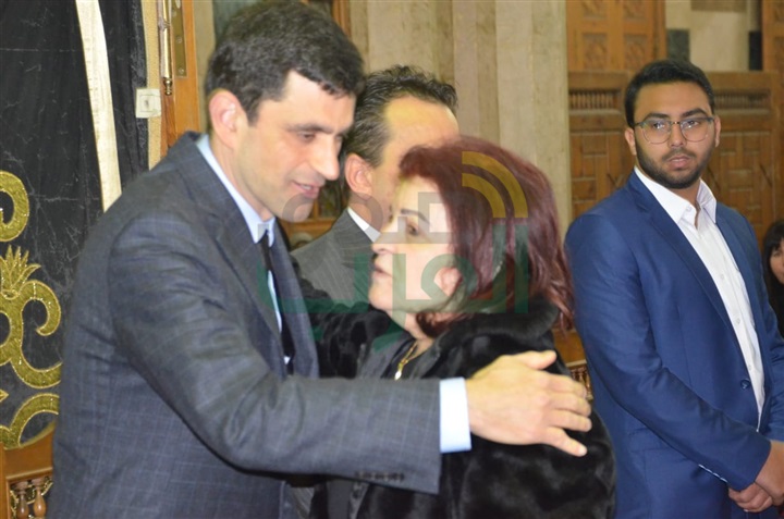 بالصور.. أسرة مخرج فوازير"عمو فؤاد" تتلقي العزاء في فقيدهم بالصور.. أسرة مخرج فوازير"عمو فؤاد" تتلقي العزاء في فقيدهم