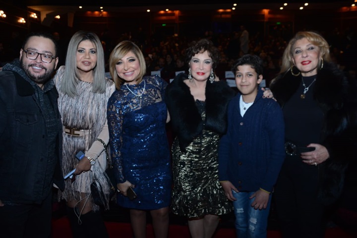 بالصور.. نجوم الفن والإعلام والمشاهير يحتفلون بعرض "3 أيام فى الساحل" لـ"هنيدي" بالصور.. نجوم الفن والإعلام والمشاهير يحتفلون بعرض "3 أيام فى الساحل" لـ"هنيدي"