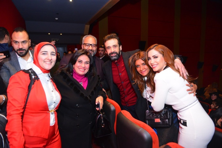 بالصور.. كريم عبد العزيز وغاده عادل يحتفلون بعرض نادى الرجال السرى بالصور.. كريم عبد العزيز وغاده عادل يحتفلون بعرض نادى الرجال السرى