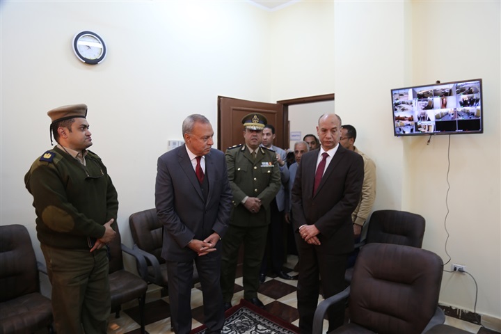 محافظ قنا ومدير الأمن يفتتحان نقطة شرطة الكلاحين بالمنطقة الصناعية بمدينة قفط