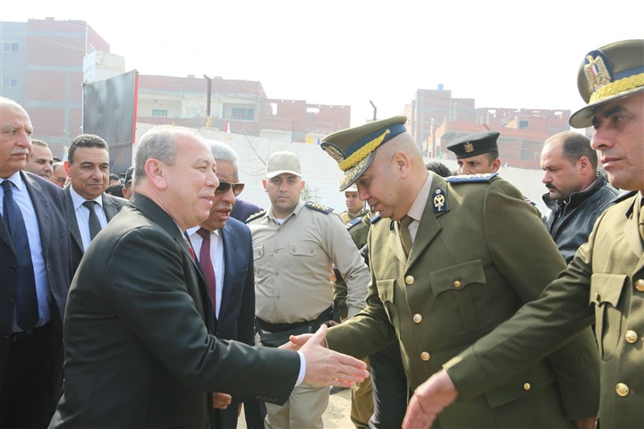 بالصور.. محافظ كفر الشيخ ومساعد وزير الداخلية يضعان إكليل الزهور علي النصب التذكاري لشهداء الشرطة
