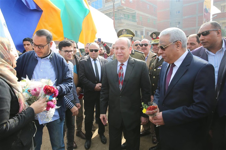 بالصور.. محافظ كفر الشيخ ومساعد وزير الداخلية يضعان إكليل الزهور علي النصب التذكاري لشهداء الشرطة