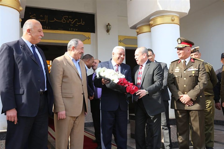 بالصور.. محافظ كفر الشيخ يهنئ مدير الأمن بعيد الشرطة الـ 67