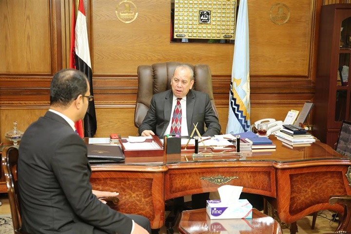 محافظ كفر الشيخ يكلف رئيس التأمين الصحى الجديد بتكثيف الرقابة علي المستشفيات