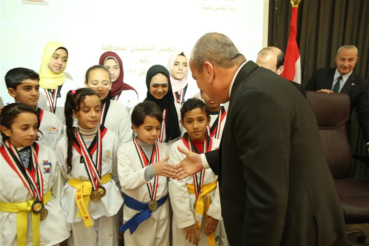 بالصور.. محافظ كفر الشيخ يكرم أبطال الجمهورية في التايكوندو للناشئين