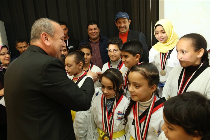 بالصور.. محافظ كفر الشيخ يكرم أبطال الجمهورية في التايكوندو للناشئين