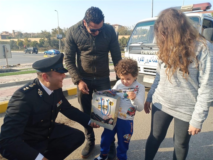 الشرطة والشعب يحتفلون بعيد الشرطة بجميع ميادين الجمهورية (صور) الشرطة والشعب يحتفلون بعيد الشرطة بجميع ميادين الجمهورية (صور)
