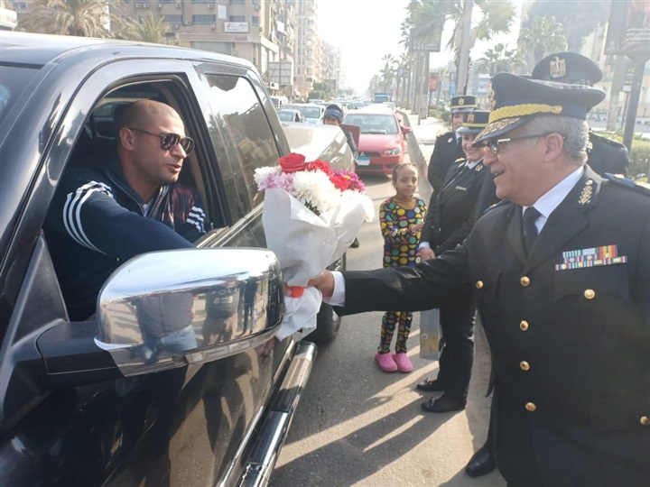 الشرطة والشعب يحتفلون بعيد الشرطة بجميع ميادين الجمهورية (صور) الشرطة والشعب يحتفلون بعيد الشرطة بجميع ميادين الجمهورية (صور)