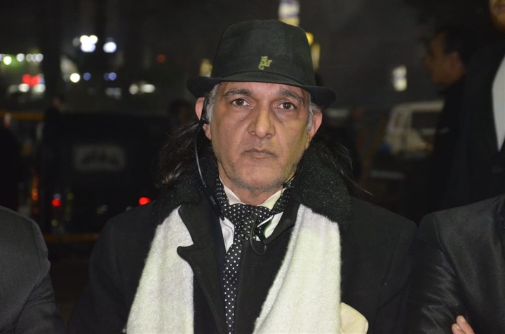 بالصور.. نجوم الفن والإعلام يشاركان مراسم عزاء المخرج تامر المصري بالصور.. نجوم الفن والإعلام يشاركان مراسم عزاء المخرج تامر المصري