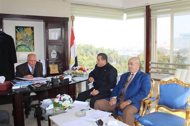 المعلمين تطالب الجهات المختصة بعدم احتساب رواتب المعلمين على أساسي 2014