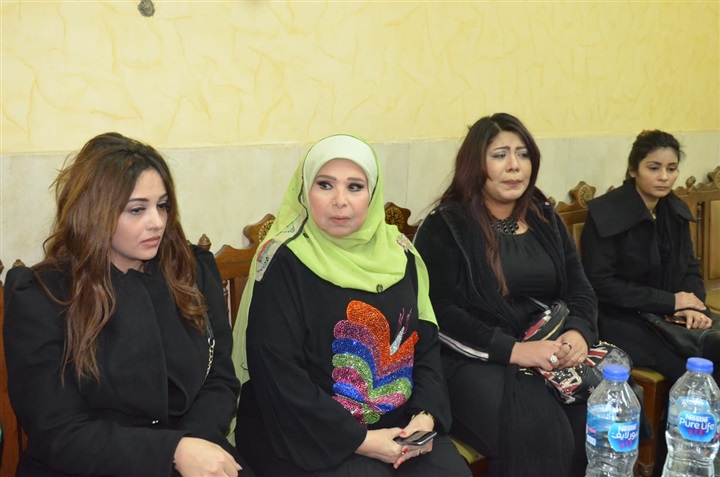 بالصور.. نجوم الفن والإعلام يشاركان مراسم عزاء المخرج تامر المصري بالصور.. نجوم الفن والإعلام يشاركان مراسم عزاء المخرج تامر المصري