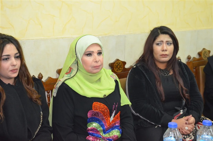 بالصور.. نجوم الفن والإعلام يشاركان مراسم عزاء المخرج تامر المصري بالصور.. نجوم الفن والإعلام يشاركان مراسم عزاء المخرج تامر المصري