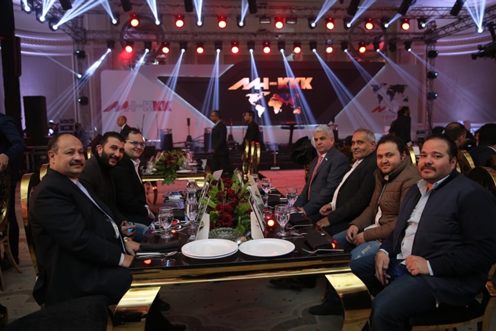"حماقى" فى أول حفل بعد إطلاق ألبومه الجديد "حماقى" فى أول حفل بعد إطلاق ألبومه الجديد