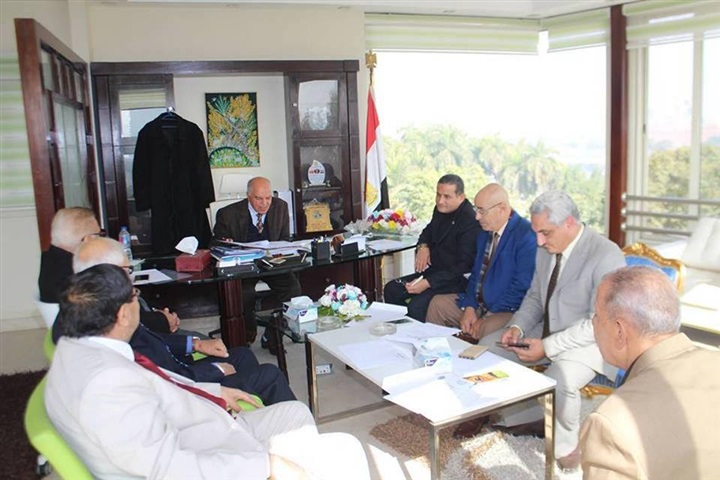 المعلمين تطالب الجهات المختصة بعدم احتساب رواتب المعلمين على أساسي 2014