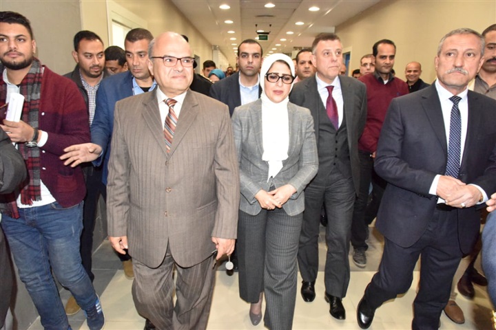 وزيرة الصحة تشيد بأعمال تطوير مستشفى " طوارئ ابوخليفة" 