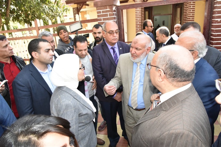 وزيرة الصحة تتفقد مستشفى "هيئة قناة السويس" وتشيد بالخدمة الطبية المقدمة للمرضى