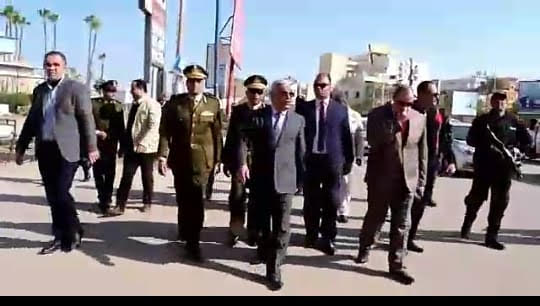 بالصور.. ضباط كفر الشيخ يوزعون الحلوي والورود علي المواطنين احتفالا بعيد الشرطة