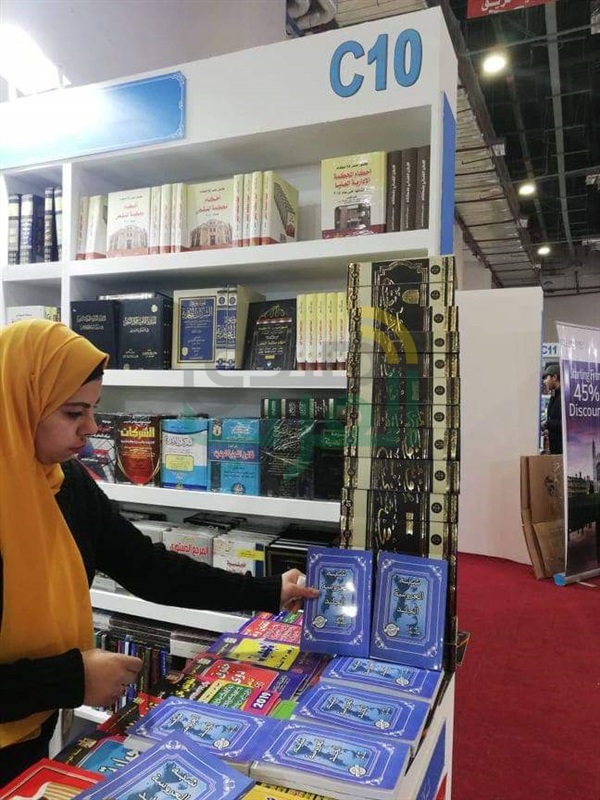 « شبه العروسة الجلد » كتاب جديد للمعبراتى عصام بطاح بمعرض القاهرة « شبه العروسة الجلد » كتاب جديد للمعبراتى عصام بطاح بمعرض القاهرة