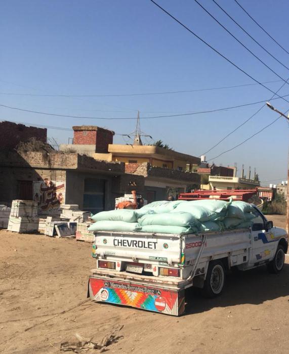 ضبط 1560 لتر زيت تموينى و900 كيلو دقيق مدعمين قبل تهريبهم بالشرقية