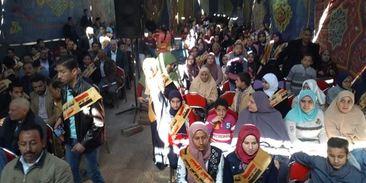"المهن التعليمية بملوي" تكرم أبناء المعلمين المتفوقين في الشهادات العامة