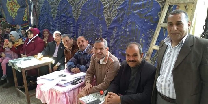 "المهن التعليمية بملوي" تكرم أبناء المعلمين المتفوقين في الشهادات العامة