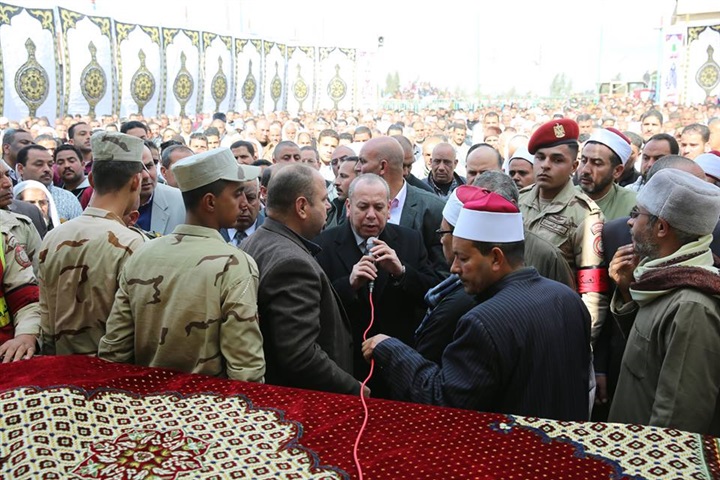بالفيديو والصور..في مشهد جنائزي مهيب.. كفر الشيخ تودع شهيد سيناء من مسقط رأسه