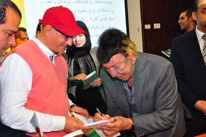 توقيع كتاب للكاتب صلاح الشيخ بحضور السفراء والمثقفين.. "صور" توقيع كتاب للكاتب صلاح الشيخ بحضور السفراء والمثقفين.. "صور"