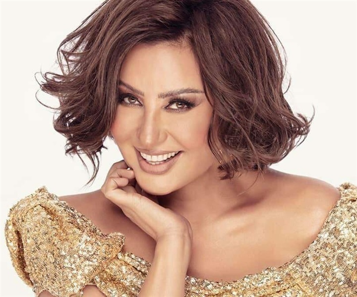 إطلالة جديدة للفنانة لطيفة في برنامجها "حكايات لطيفة" إطلالة جديدة للفنانة لطيفة في برنامجها "حكايات لطيفة"
