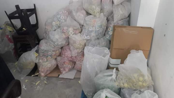 العثور علي ٧ اطنان من الحلوى المغشوشه داخل مصنع بمدينة ٦ اكتوبر 