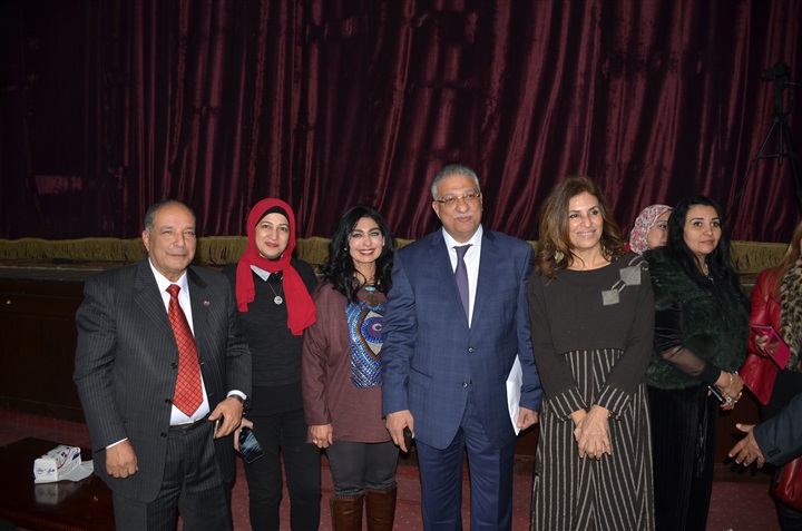 بالصور.. تكريم رئيس وزراء مصر الأسبق شريف إسماعيل وعدد من رموز الدولة بحفل خريجي كلية الهندسة جامعة عين شمس بالصور.. تكريم رئيس وزراء مصر الأسبق شريف إسماعيل وعدد من رموز الدولة بحفل خريجي كلية الهندسة جامعة عين شمس