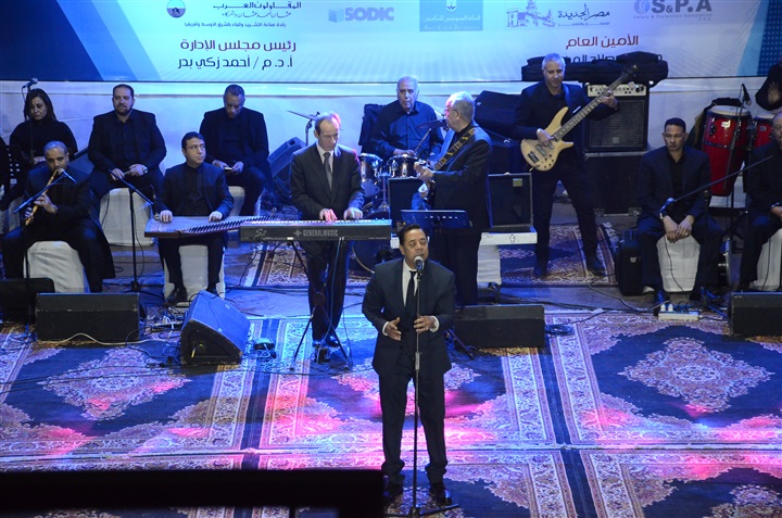 بالصور.. تكريم رئيس وزراء مصر الأسبق شريف إسماعيل وعدد من رموز الدولة بحفل خريجي كلية الهندسة جامعة عين شمس بالصور.. تكريم رئيس وزراء مصر الأسبق شريف إسماعيل وعدد من رموز الدولة بحفل خريجي كلية الهندسة جامعة عين شمس