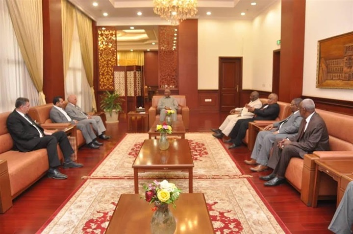 نقيب معلمي مصر يلتقي نائب رئيس جمهورية السودان نقيب معلمي مصر يلتقي نائب رئيس جمهورية السودان