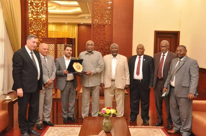 نقيب معلمي مصر يلتقي نائب رئيس جمهورية السودان نقيب معلمي مصر يلتقي نائب رئيس جمهورية السودان