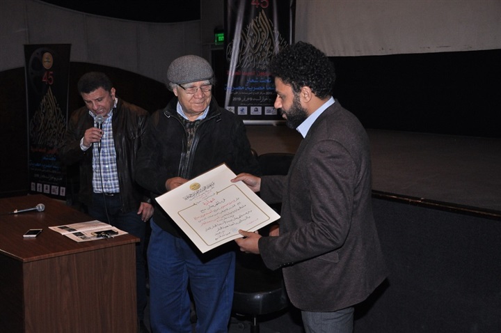 بالصور.. صناع أبطال فيلم "ورد مسموم" يناقشون الفيلم بمركز الإبداع بالصور.. صناع أبطال فيلم "ورد مسموم" يناقشون الفيلم بمركز الإبداع