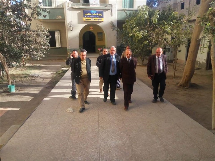 وكيل وزارة الصحة بالشرقية يتابع منافذ تقديم الخدمة الصحية بفاقوس