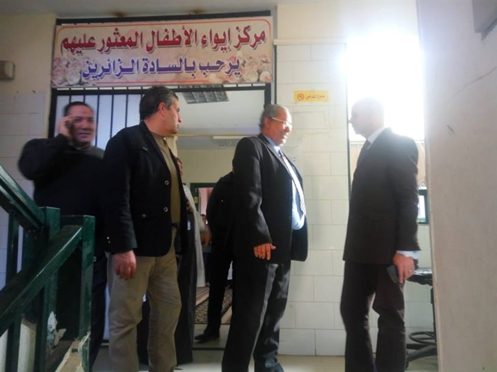 وكيل وزارة الصحة بالشرقية يتابع منافذ تقديم الخدمة الصحية بفاقوس