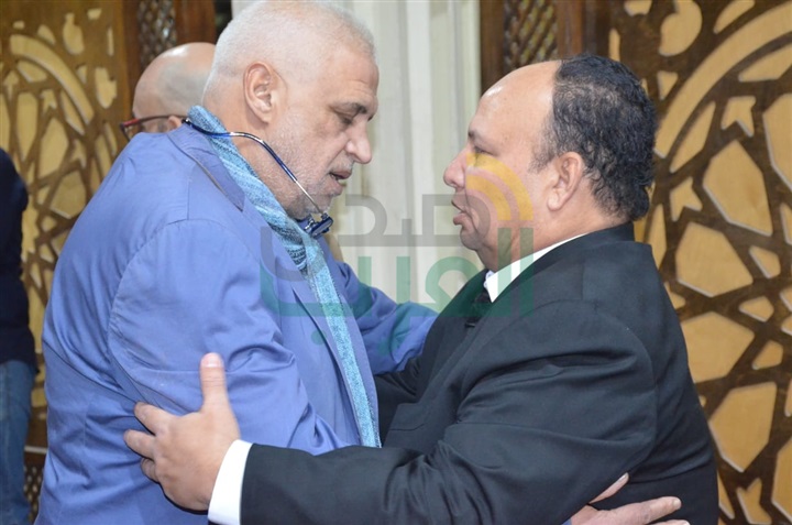 بالصور.. نجوم الفن يشاركان مراسم عزاء والدة الفنان محمود عبد الغفار بالصور.. نجوم الفن يشاركان مراسم عزاء والدة الفنان محمود عبد الغفار