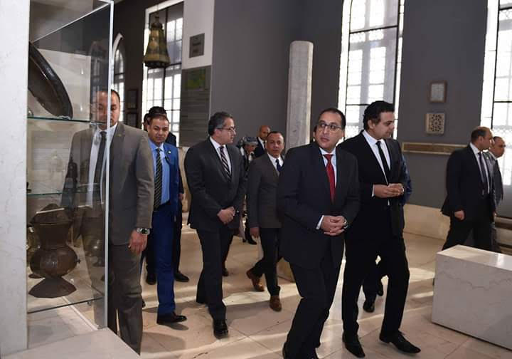 رئيس الوزراء يتفقد متحف الفن الإسلامي .. ويؤكد: نملك ثروة حقيقية رئيس الوزراء يتفقد متحف الفن الإسلامي .. ويؤكد: نملك ثروة حقيقية