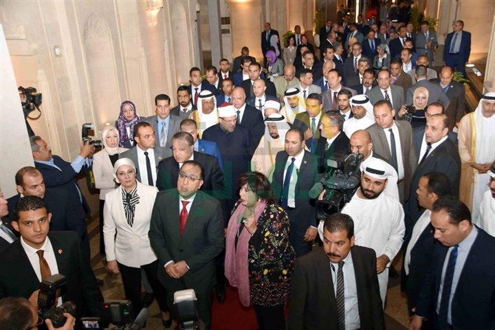 بالصور.. الكتبخانة عادت للحياة : رئيس الوزراء ووزير الثقافة والقاسمى خلال افتتاح مبنى دار الكتب بعد ترميمه بالصور.. الكتبخانة عادت للحياة : رئيس الوزراء ووزير الثقافة والقاسمى خلال افتتاح مبنى دار الكتب بعد ترميمه